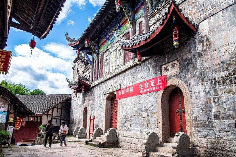如果小行星即将撞击地球，人类有什么防御手段？游戏画面